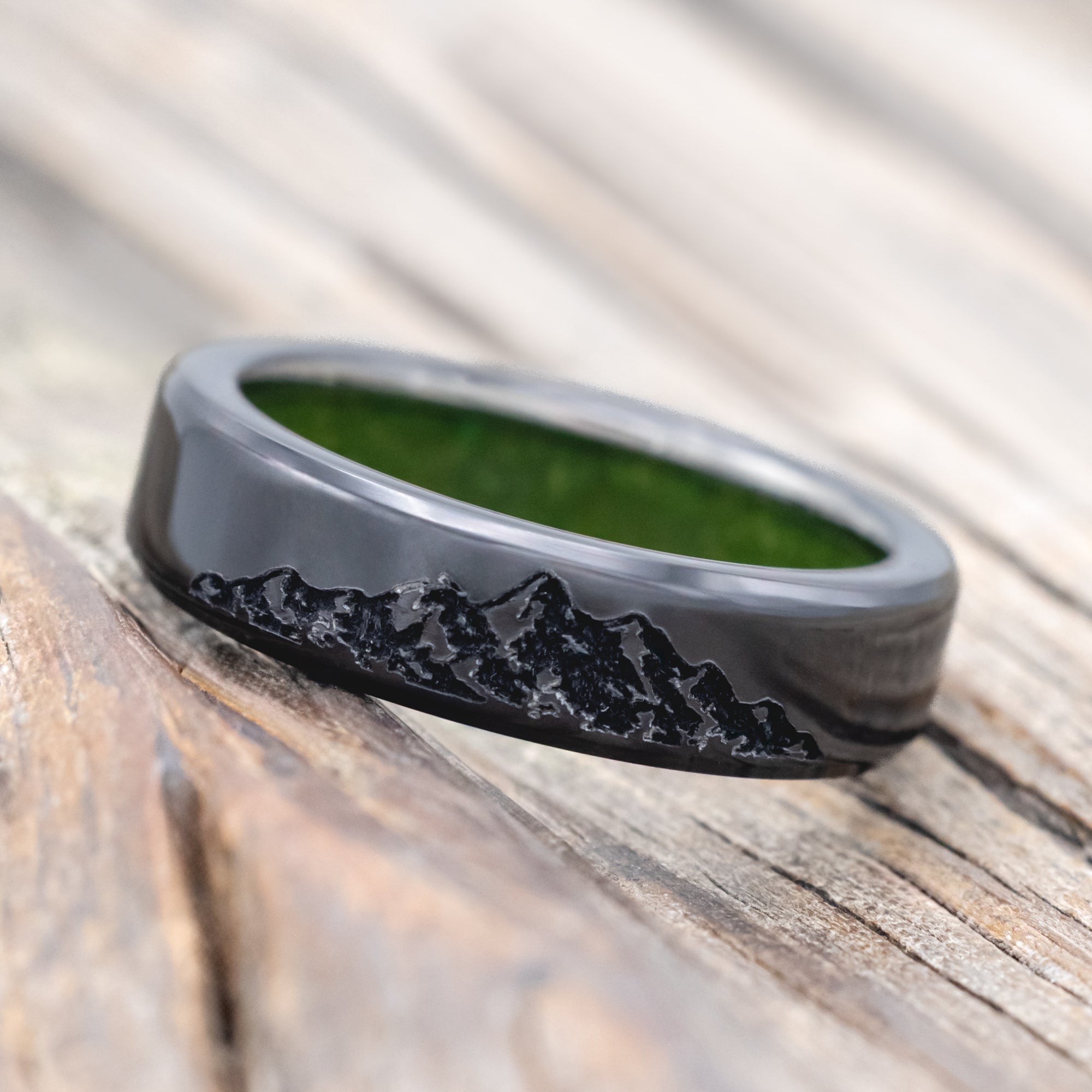 "HORIZON" - MOUNTAIN ENGRAVED WEDDING BAND WITH CUSTOM LINING-Staghead Designs