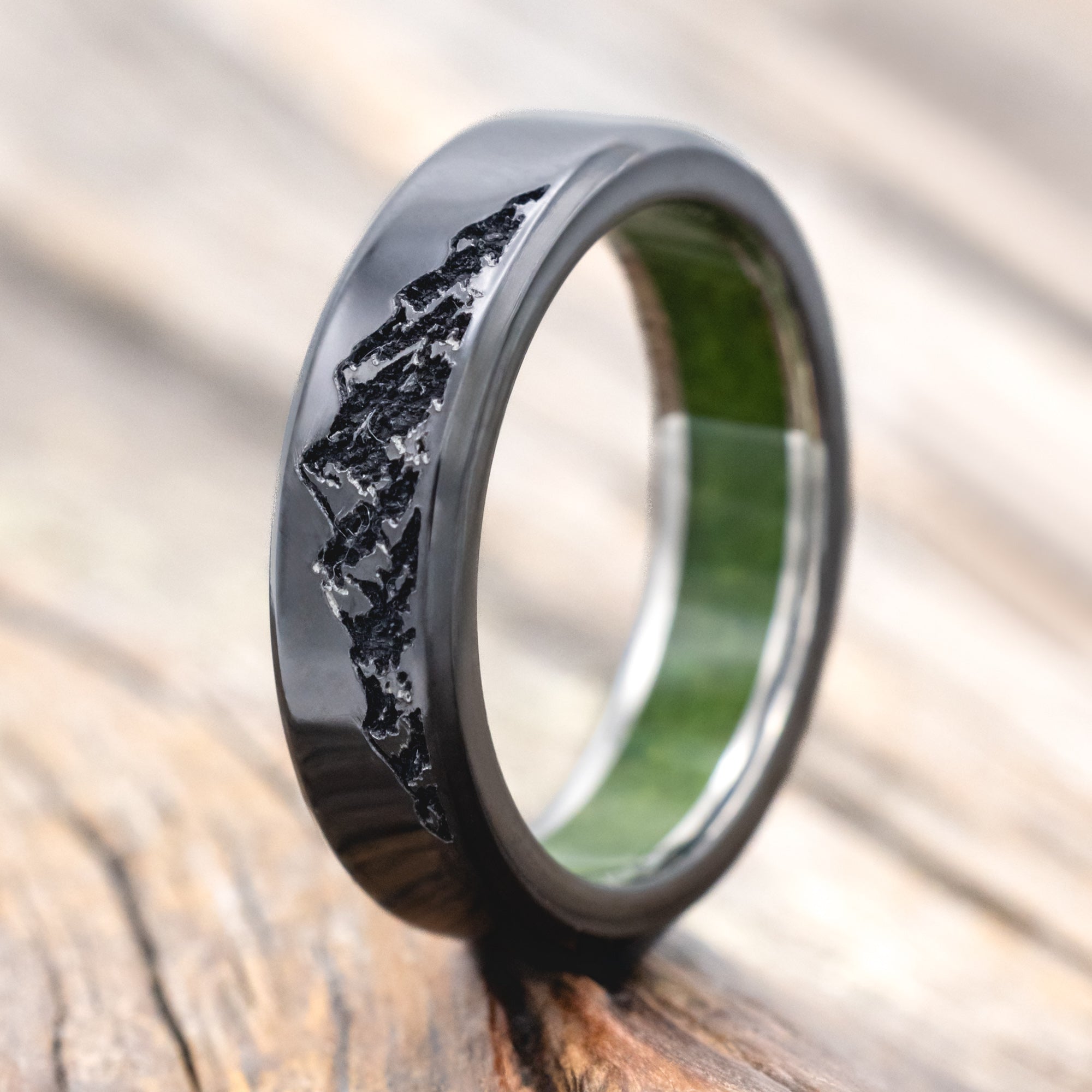 "HORIZON" - MOUNTAIN ENGRAVED WEDDING BAND WITH CUSTOM LINING-Staghead Designs