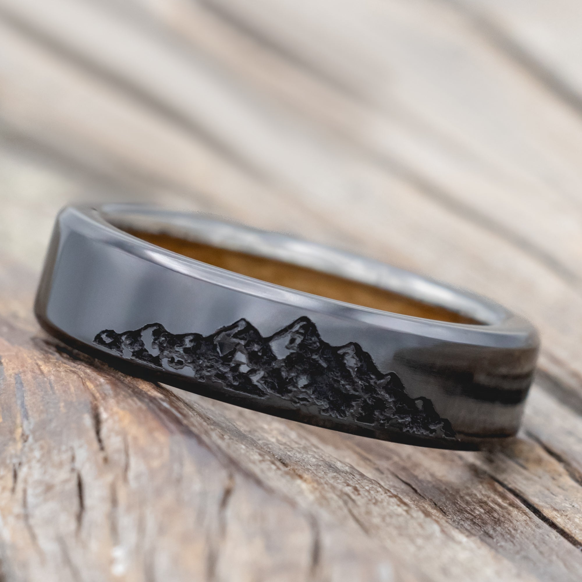 "HORIZON" - MOUNTAIN ENGRAVED WEDDING BAND WITH CUSTOM LINING