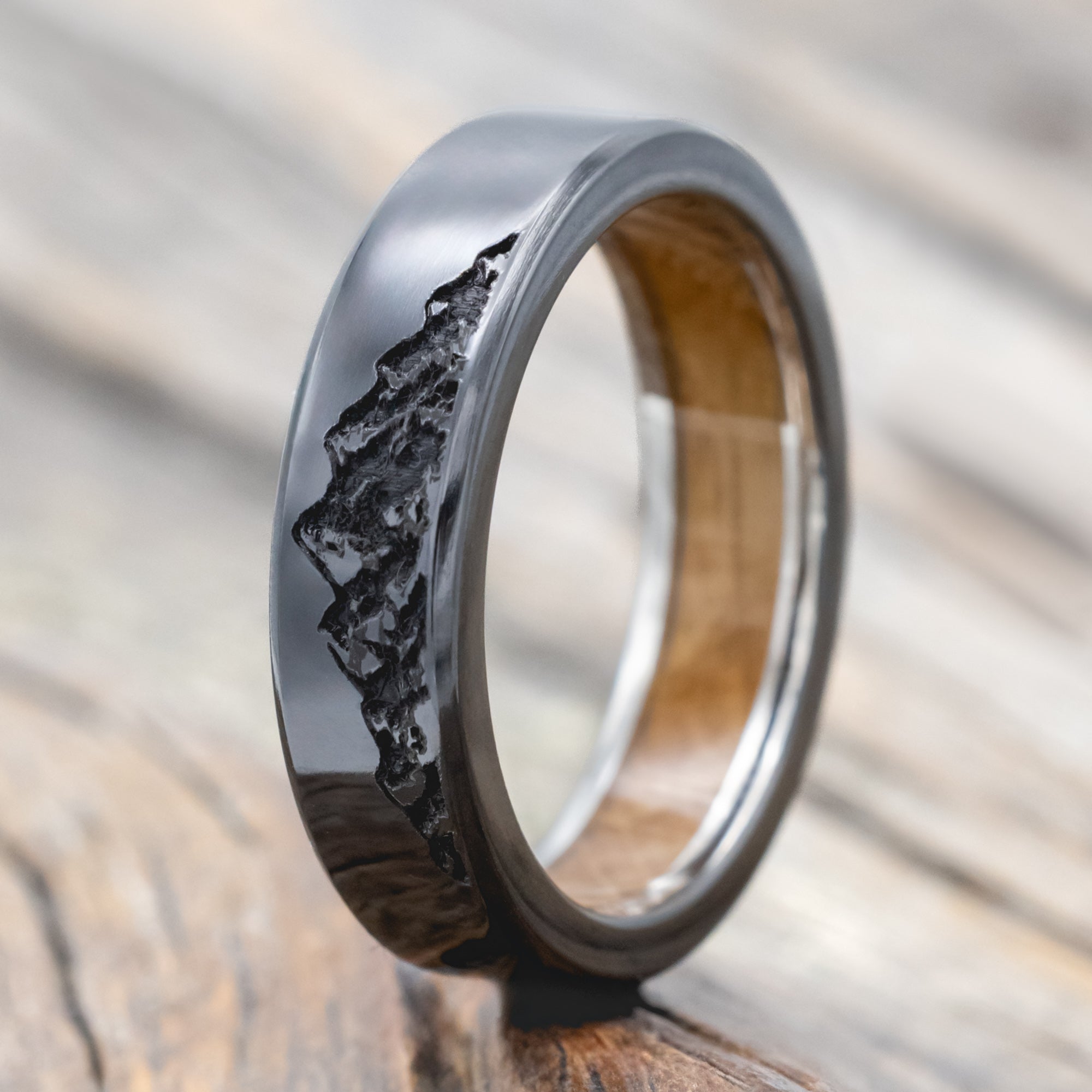 "HORIZON" - MOUNTAIN ENGRAVED WEDDING BAND WITH CUSTOM LINING-Staghead Designs