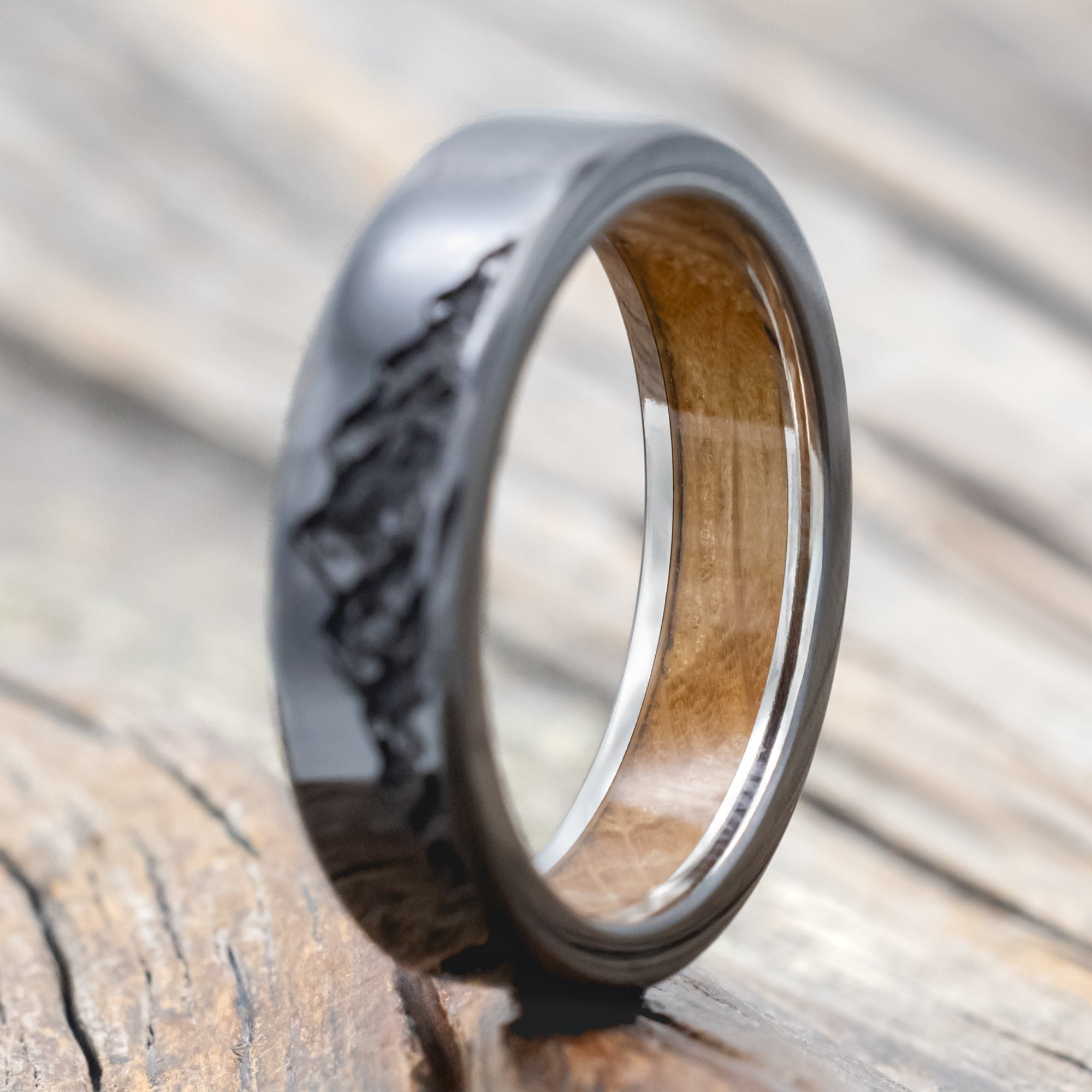 "HORIZON" - MOUNTAIN ENGRAVED WEDDING BAND WITH CUSTOM LINING
