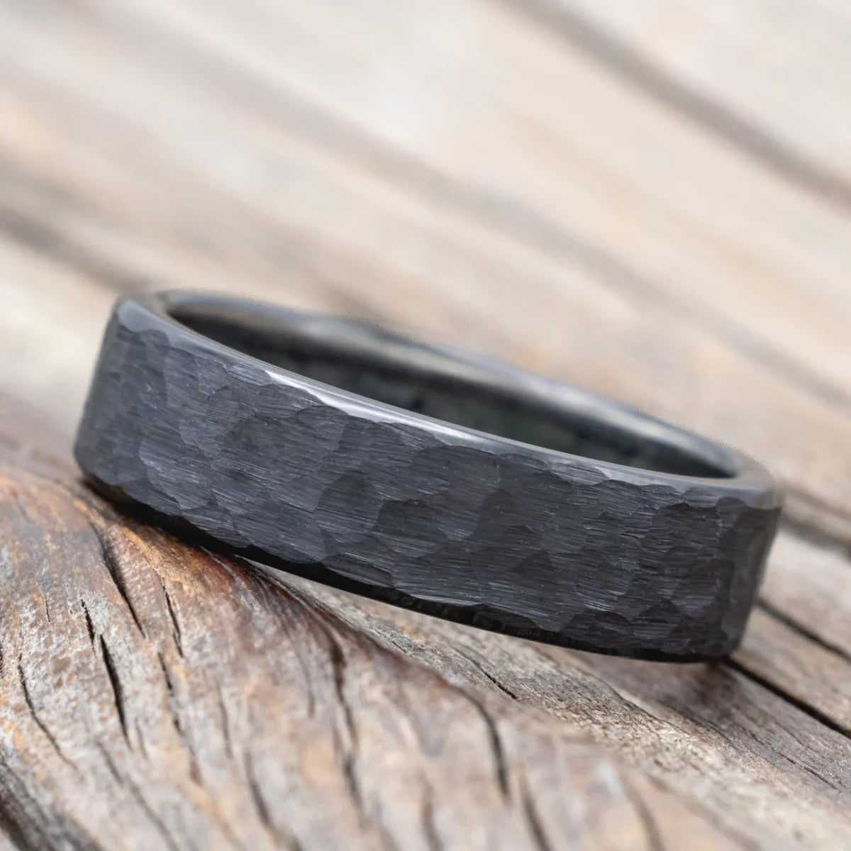 "Hyperion" - Crushed Moss Agate Lined Wedding Band With A Hammered Finish - Black Zirconium (6mm) - Size 9-Staghead Designs
