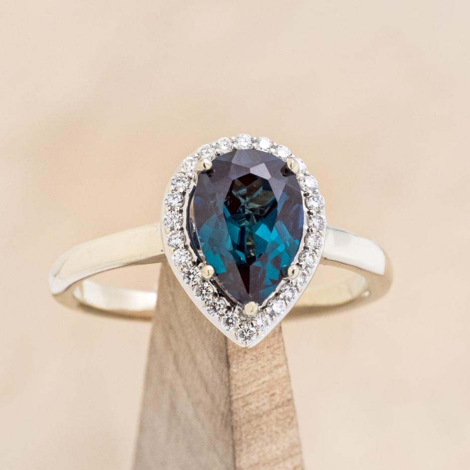 "CLARISS" - PEAR-SHAPED LAB-GROWN ALEXANDRITE ENGAGEMENT RING WITH DIAMOND HALO-13