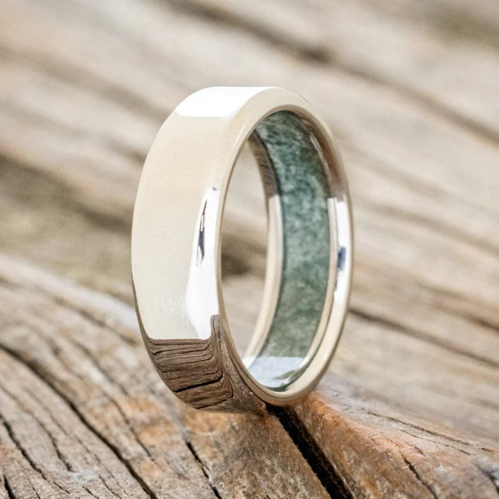 "Hyperion" - Crushed Moss Agate Lined Wedding Band - Titanium 6MM - Size 6 1/2