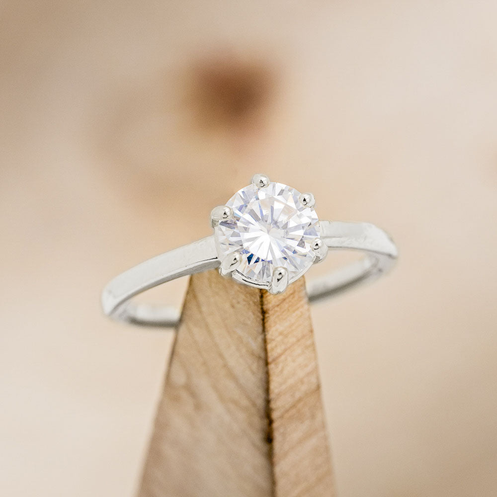 CLADDAGH BRIDAL SUITE - ROUND CUT SOLITAIRE ENGAGEMENT RING WITH DIAMOND ACCENT TRACER & CLADDAGH TRACER-Staghead Designs