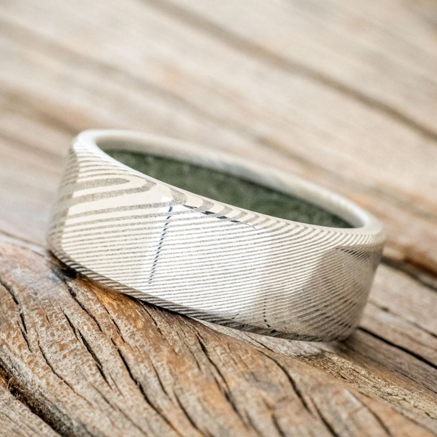 CRUSHED MOSS AGATE LINED WEDDING BAND-14