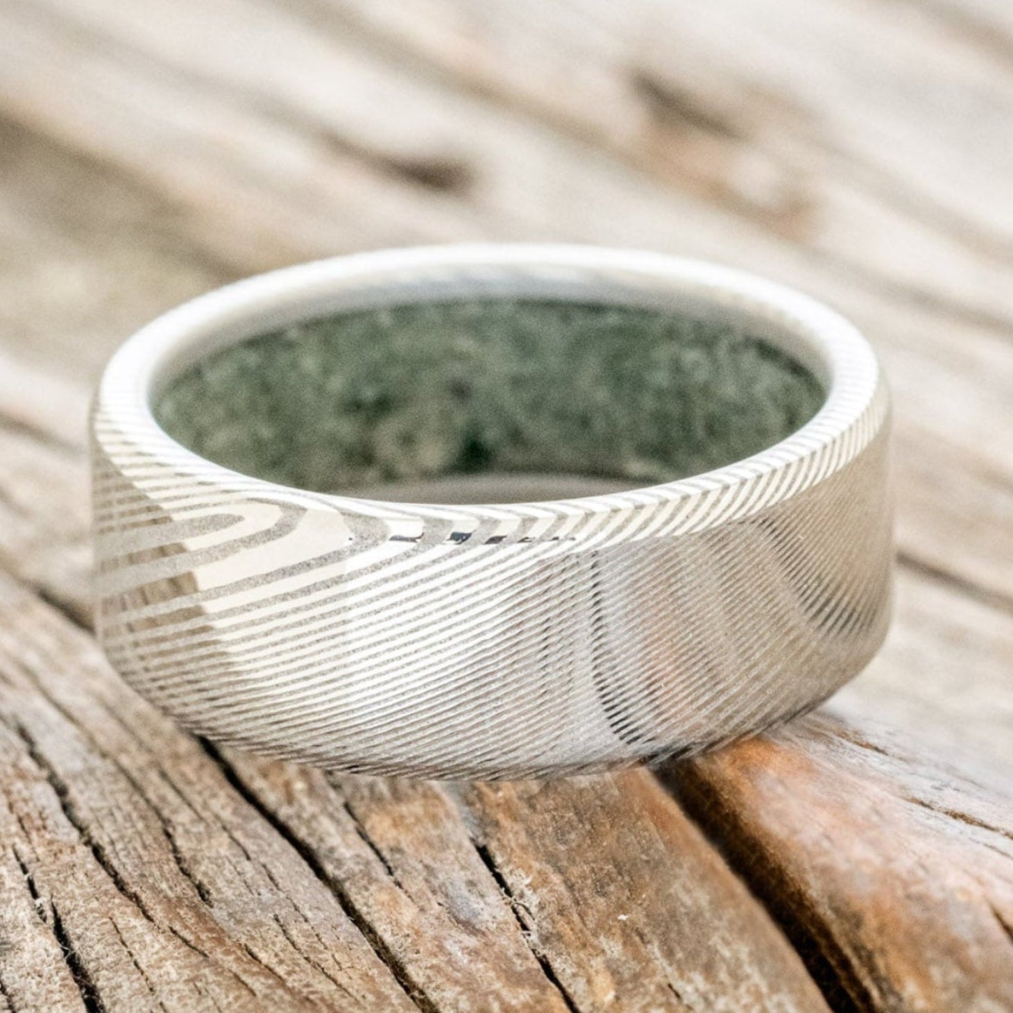 CRUSHED MOSS AGATE LINED WEDDING BAND-15