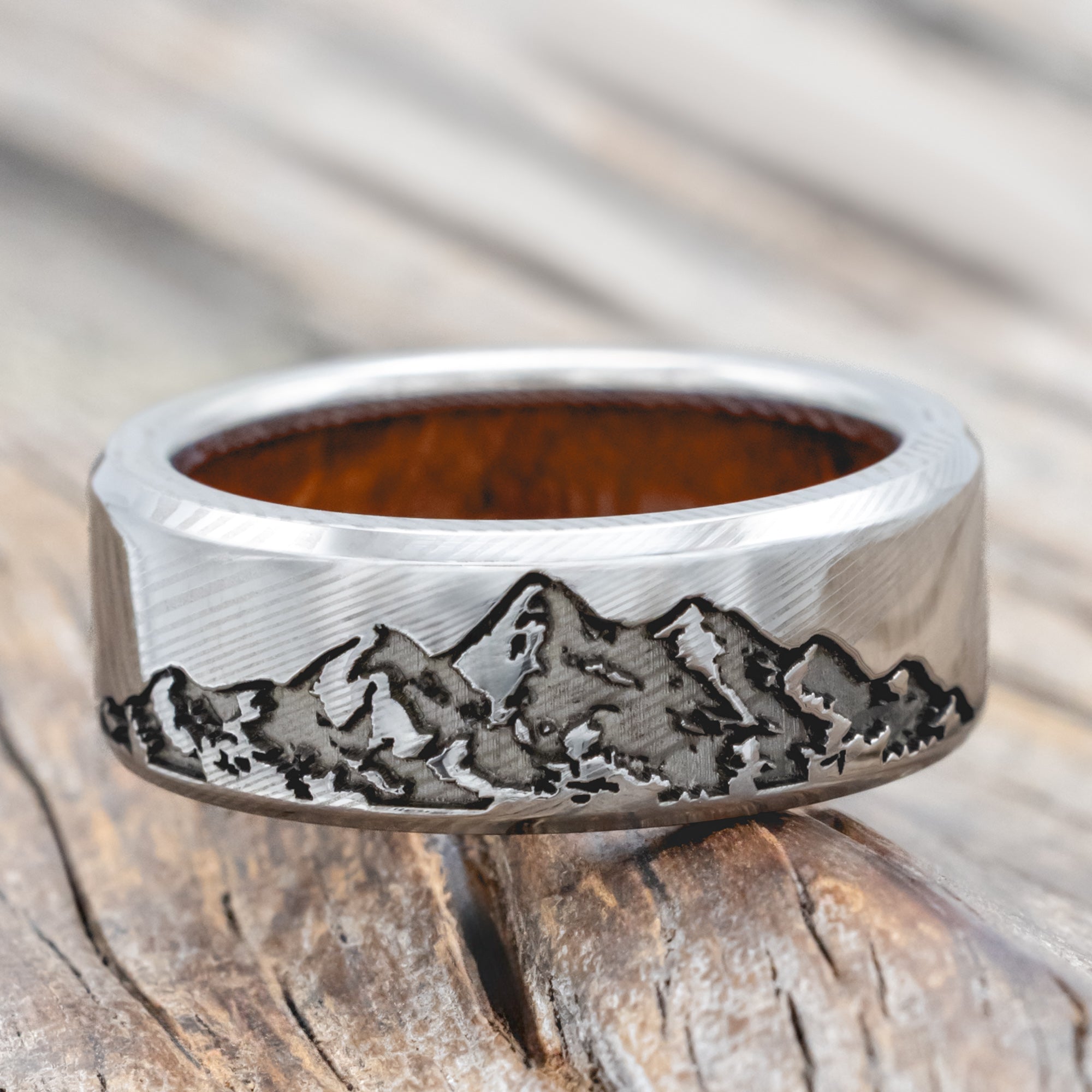 "HORIZON" - MOUNTAIN ENGRAVED WEDDING BAND WITH CUSTOM LINING