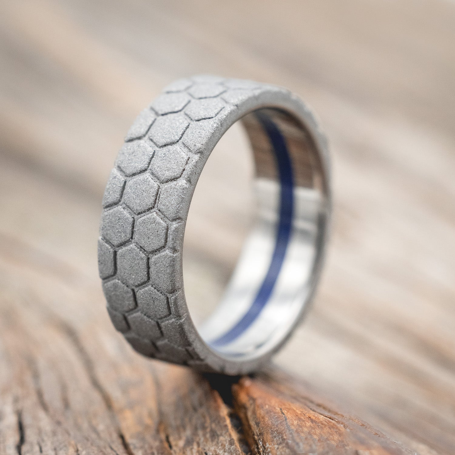 "ECHO" - HONEYCOMB ENGRAVED WEDDING RING FEATURING A LAPIS LAZULI LINING IN A SANDBLASTED FINISH-Staghead Designs