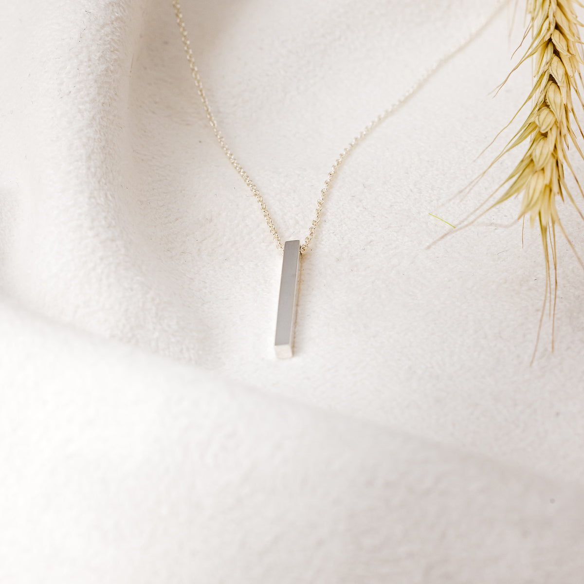 ENGRAVABLE FOUR-SIDED VERTICAL BAR NECKLACE-1