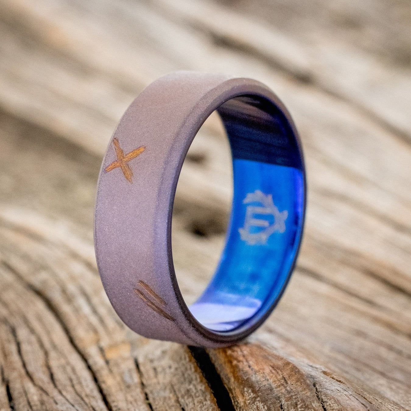 FIRE-TREATED TITANIUM WITH DISTRESSED MARKS & A SANDBLASTED FINISH-1