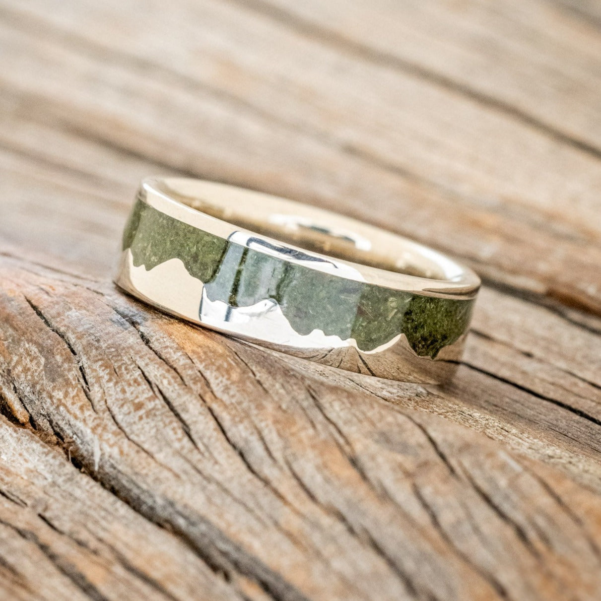 "HELIOS" - MOSS MOUNTAIN RANGE WEDDING BAND-1