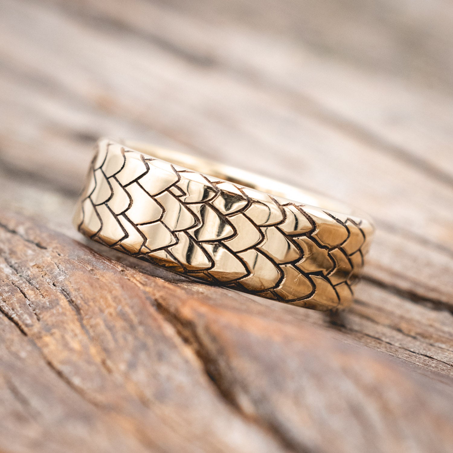 "ECHO" - DRAGON SCALE WEDDING RING FEATURING A WHISKEY BARREL OAK LINING-Staghead Designs