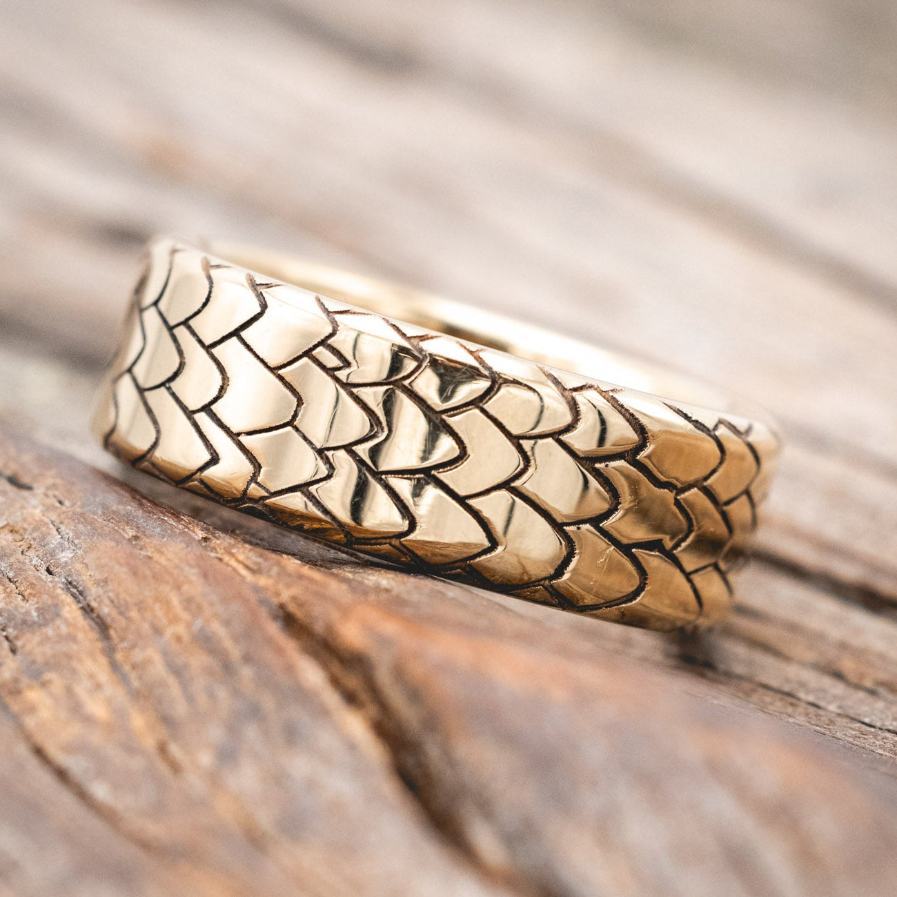 "ECHO" - DRAGON SCALE WEDDING RING FEATURING A WHISKEY BARREL OAK LINING-Staghead Designs