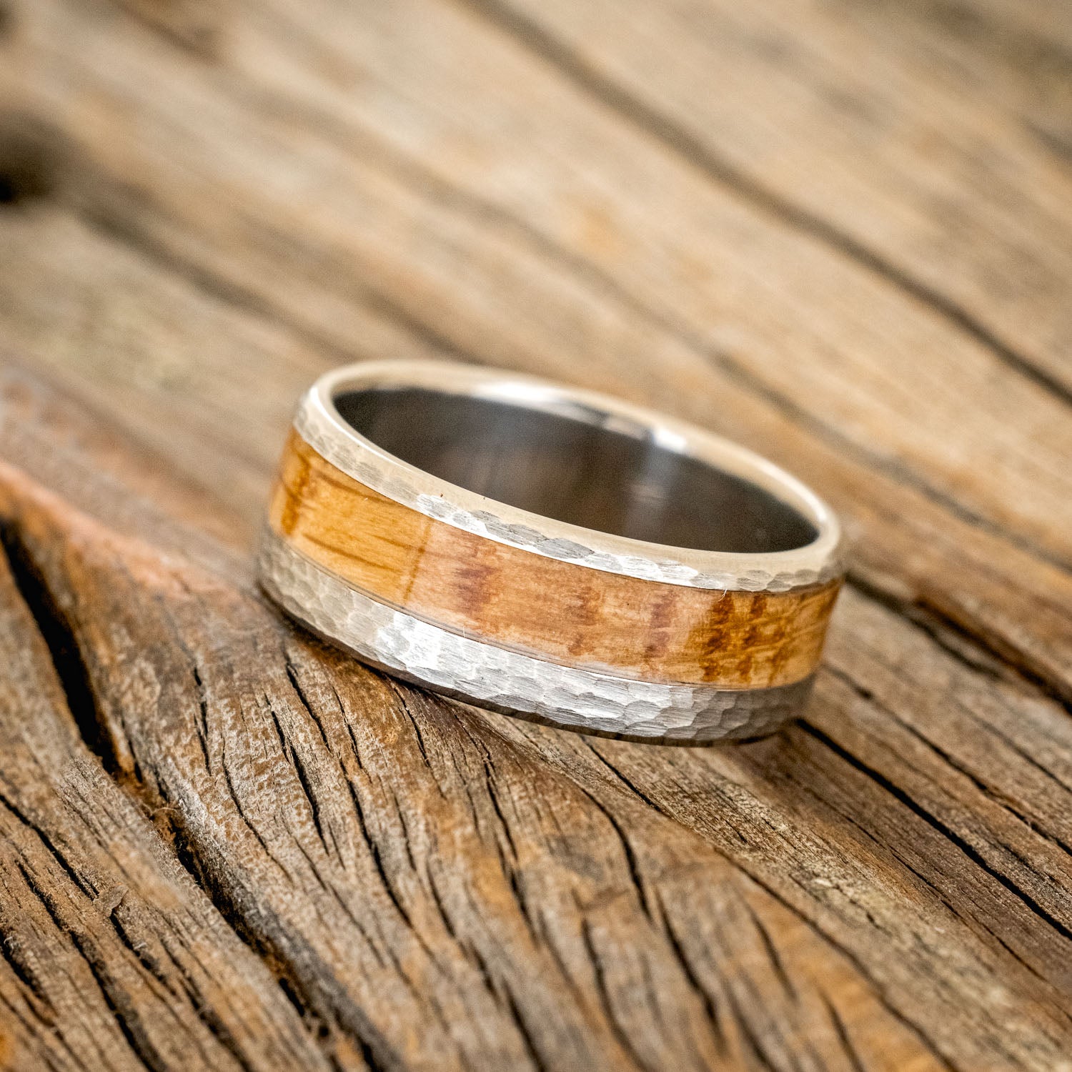 "CASTOR" - WHISKEY BARREL OAK WEDDING RING WITH A HAMMERED FINISH-2