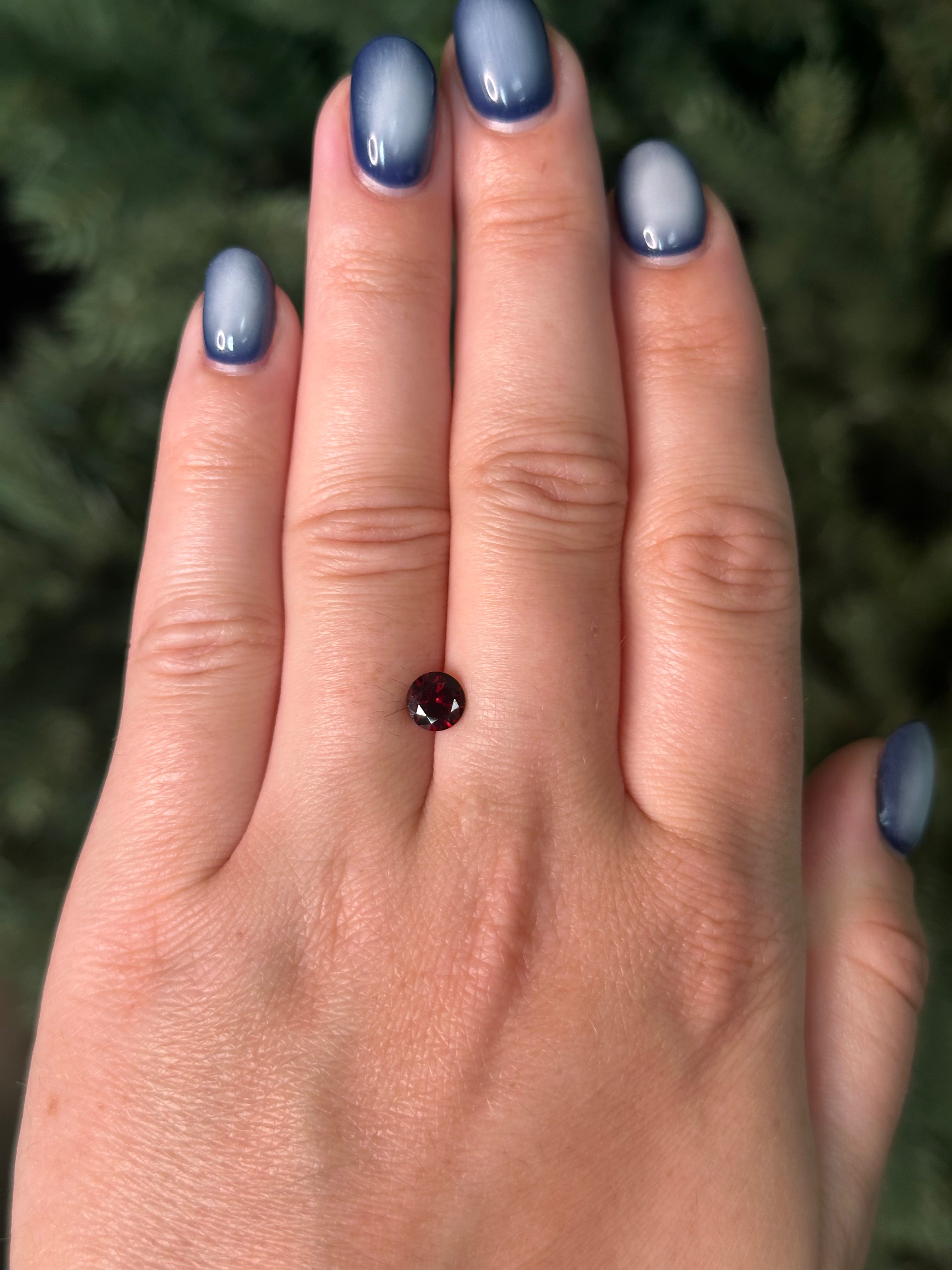 1.05ct 6x3.78mm ROUND CUT IDAHO GARNET-Staghead Designs