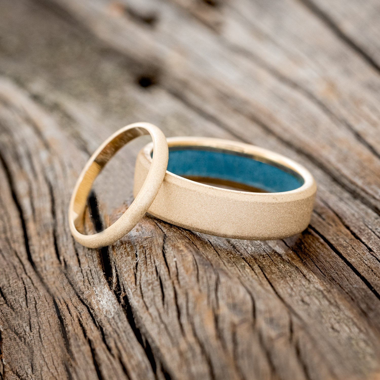 MATCHING SET OF SANDBLASTED 14K GOLD WEDDING BANDS WITH A TURQUOISE LINING-1