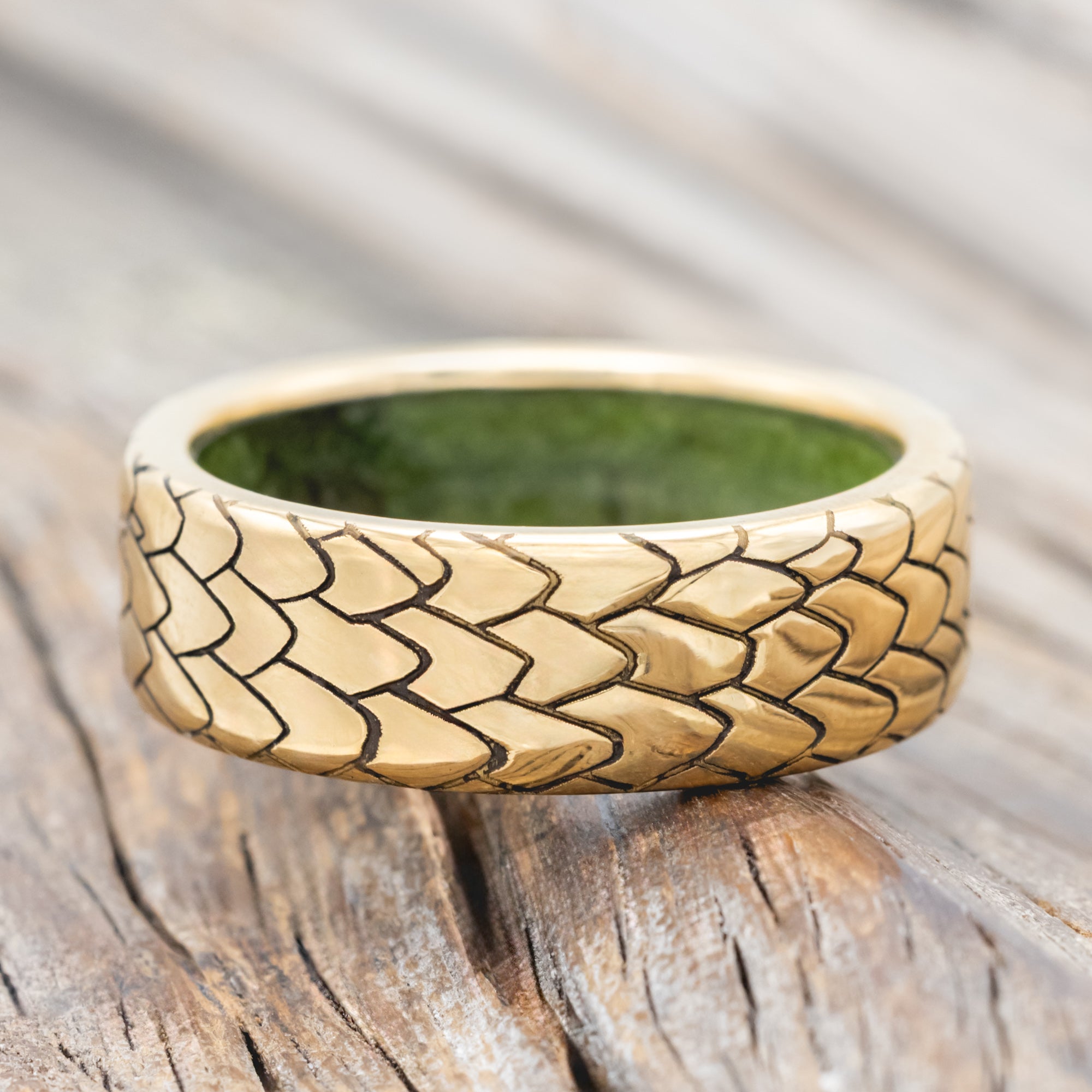 "ECHO" - DRAGON SCALE WEDDING RING FEATURING A MOSS LINED BAND-Staghead Designs
