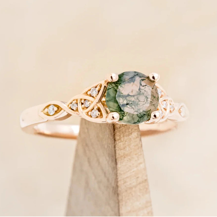 "AIFE" - CELTIC KNOT ENGAGEMENT RING WITH ROUND CENTER STONE-Staghead Designs