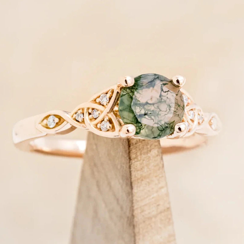 "AIFE" - CELTIC KNOT ENGAGEMENT RING WITH ROUND CENTER STONE-Staghead Designs
