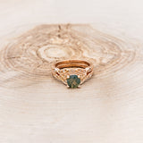 "AIFE" - CELTIC KNOT ROUND CUT MOSS AGATE ENGAGEMENT RING AND TRACER