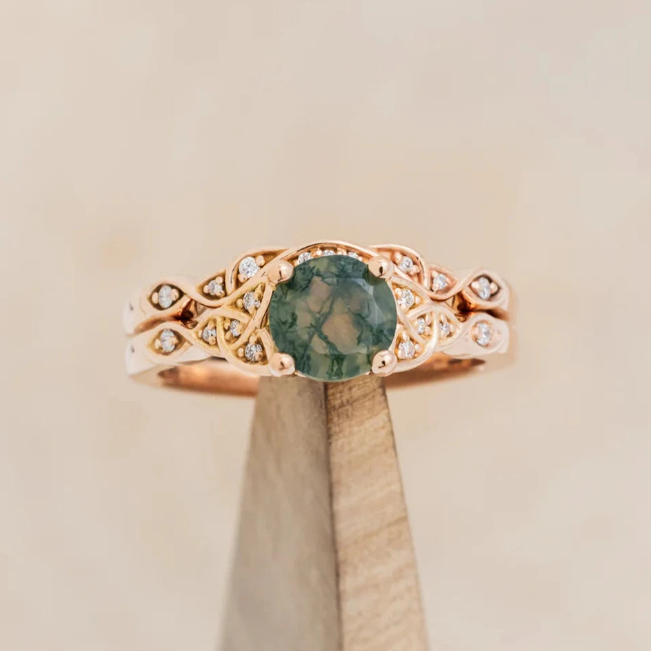 "AIFE" - CELTIC KNOT ENGAGEMENT RING WITH ROUND CENTER STONE-Staghead Designs