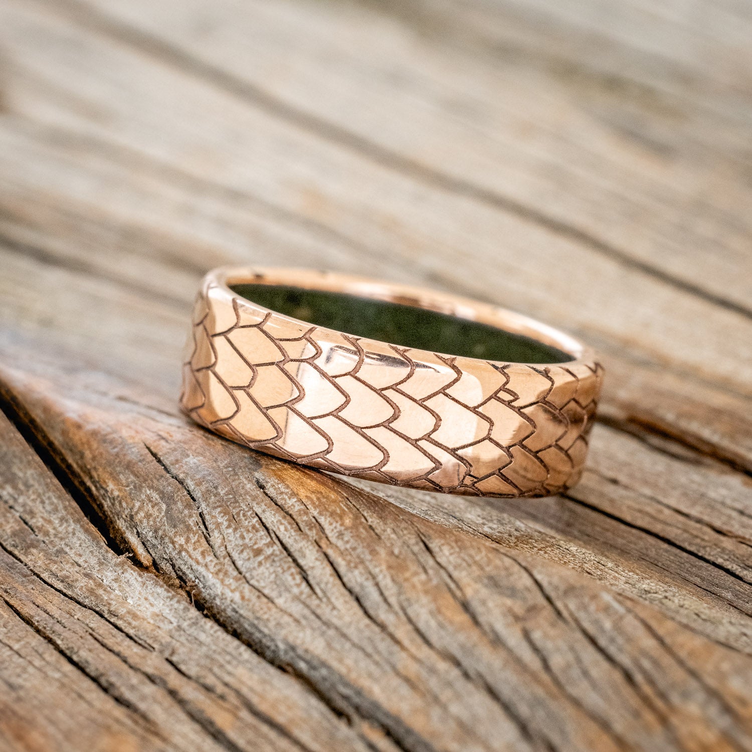 "ECHO" - DRAGON SCALE WEDDING RING FEATURING A MOSS LINED BAND-14