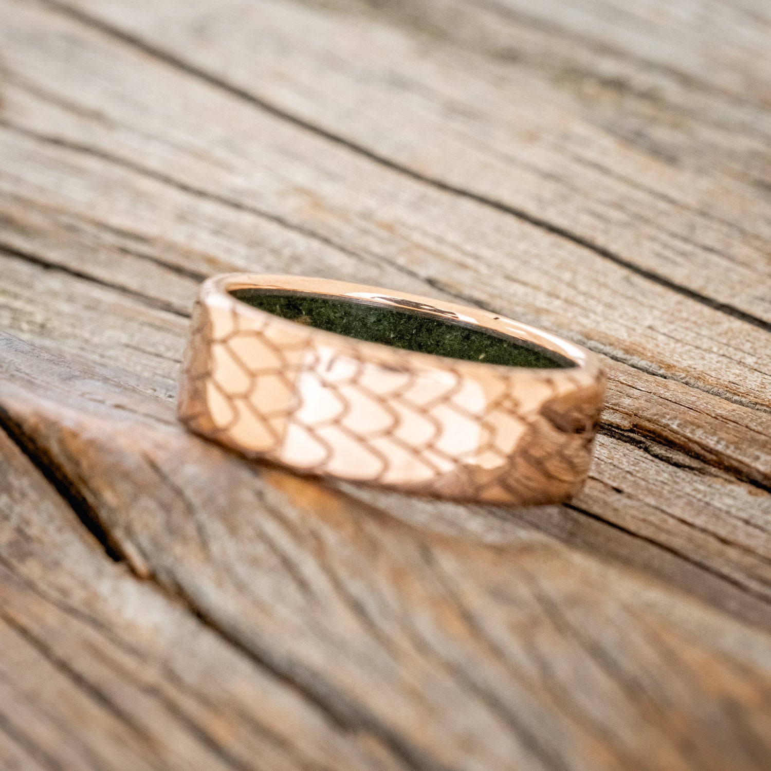 "ECHO" - DRAGON SCALE WEDDING RING FEATURING A MOSS LINED BAND-17