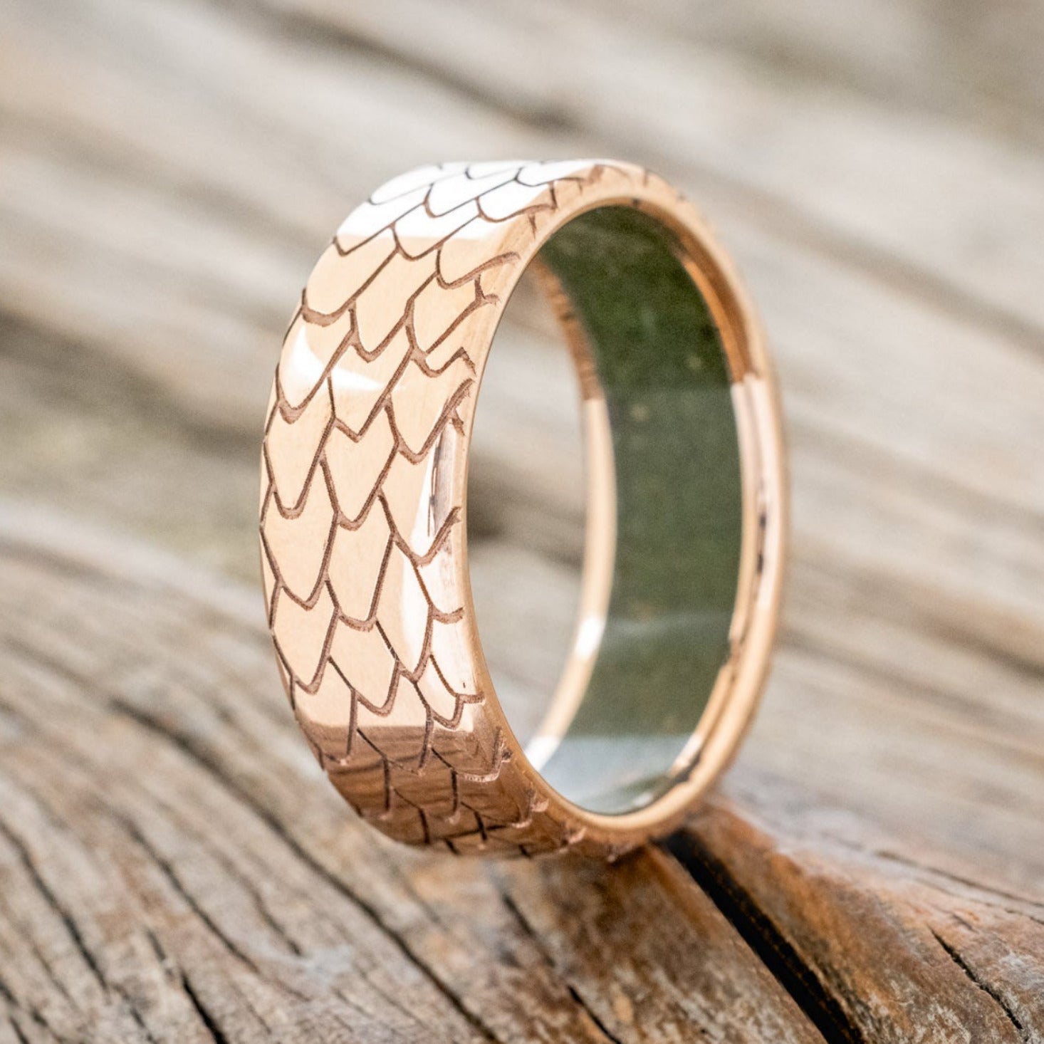 "ECHO" - DRAGON SCALE WEDDING RING FEATURING A MOSS LINED BAND-13