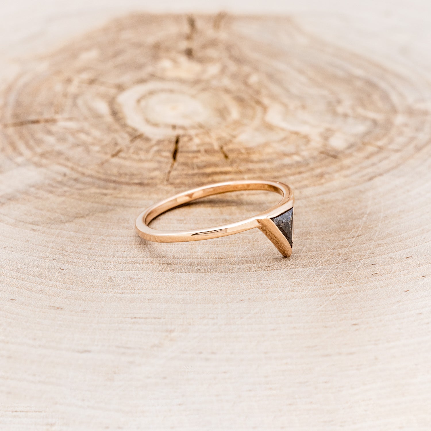 "JENNY FROM THE BLOCK" - TRIANGLE SALT & PEPPER DIAMOND ENGAGEMENT RING WITH GRANITE V-SHAPED TRACER-8