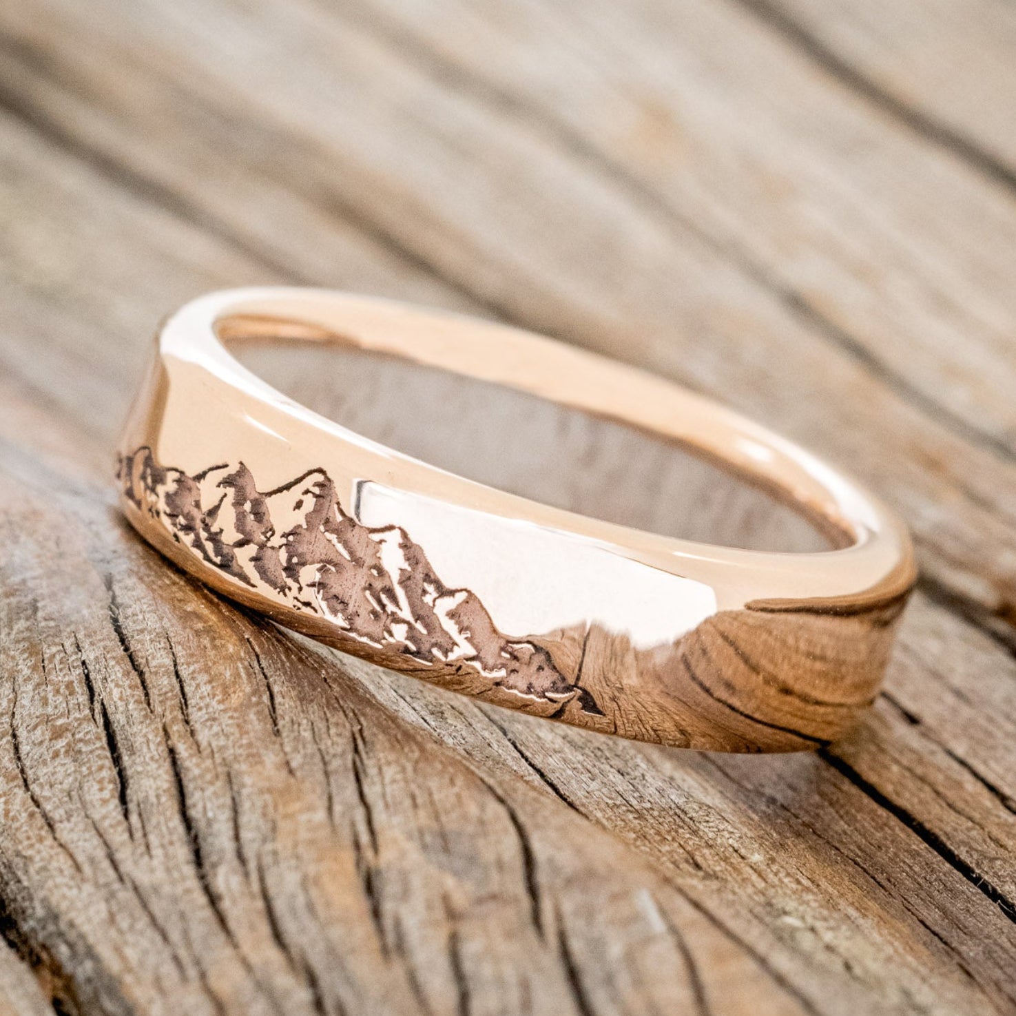 MOUNTAIN ENGRAVED WEDDING BAND WITH LINING-Staghead Designs