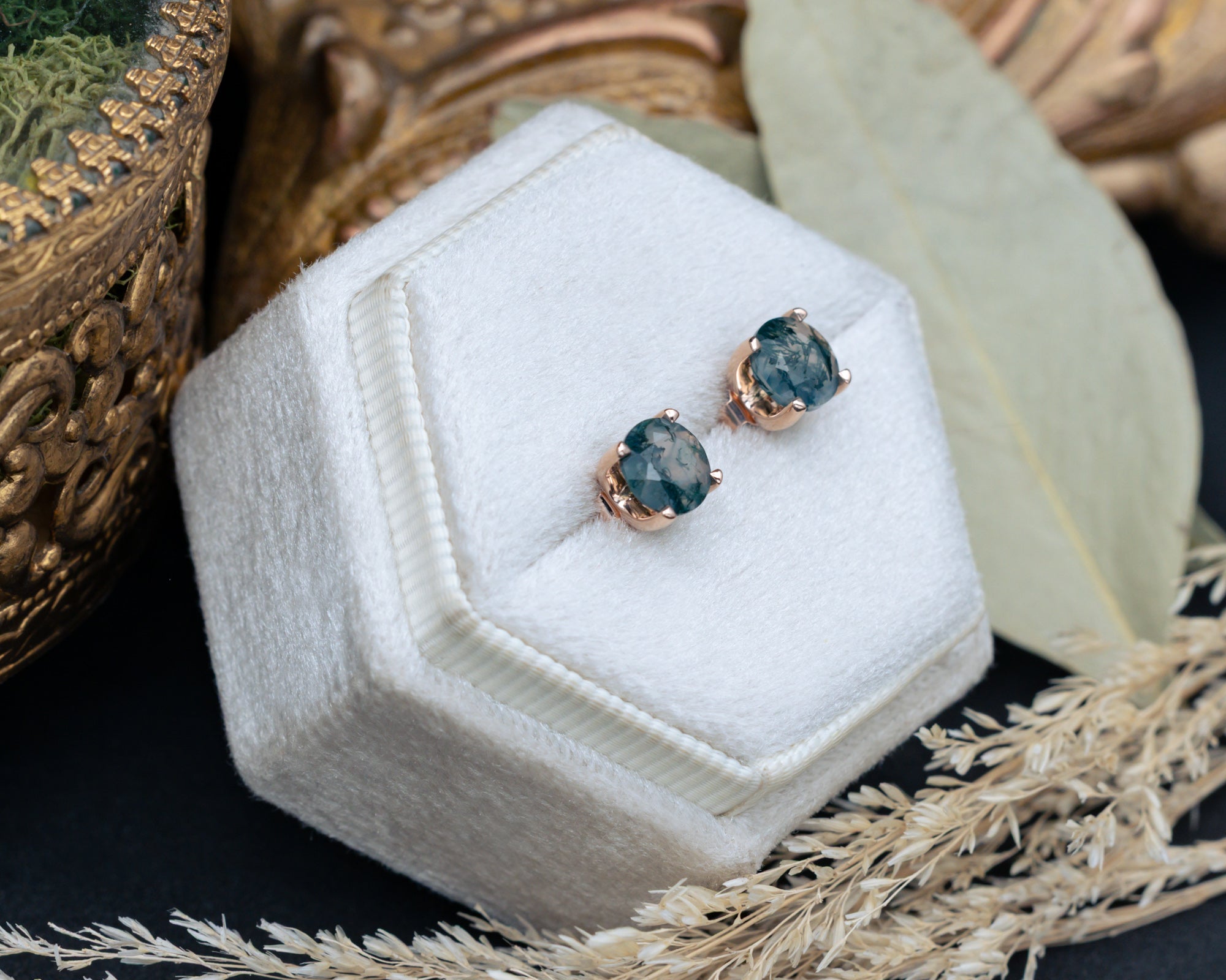 ROUND MOSS AGATE STUD EARRINGS IN 14K GOLD