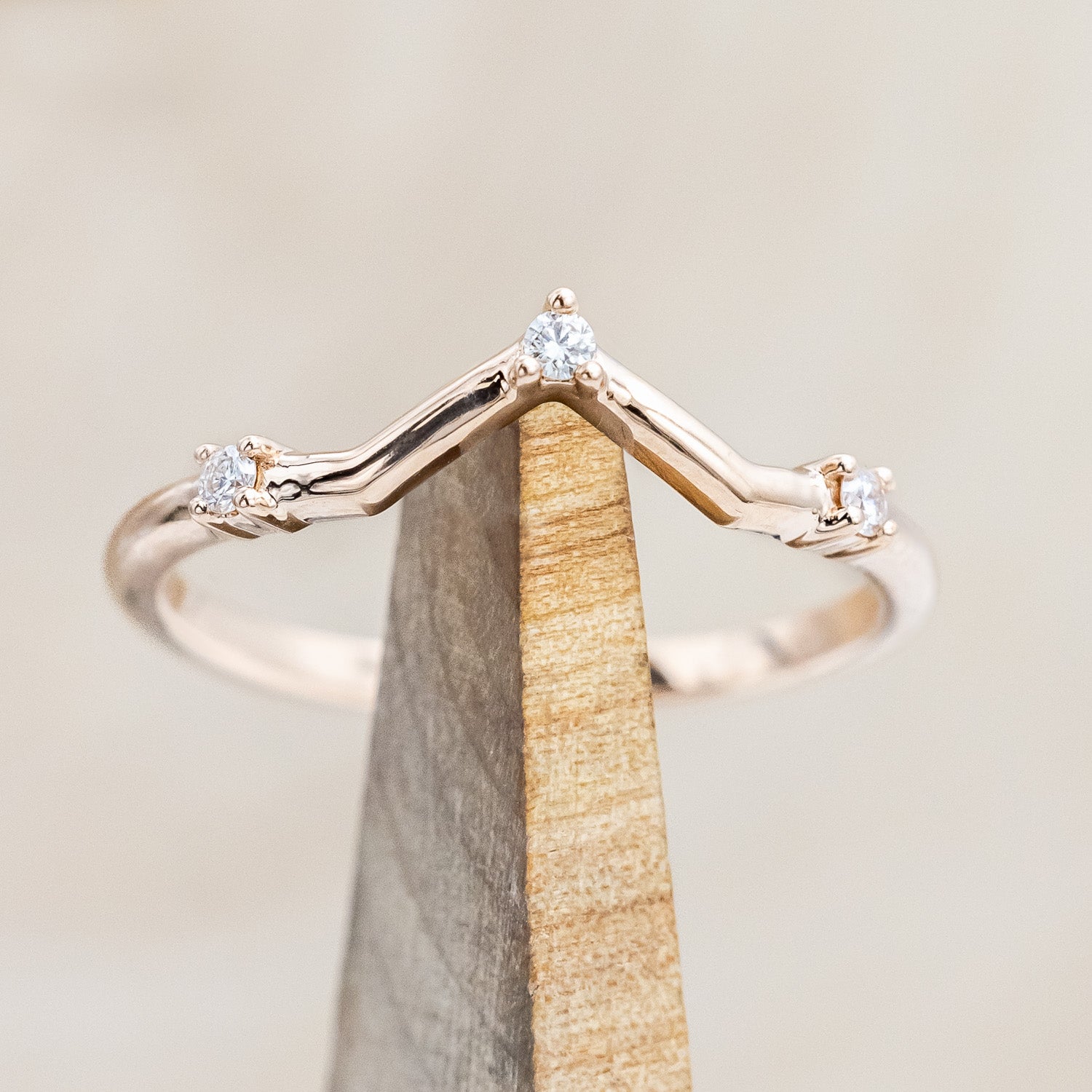 "STARLA" - ROUND CUT ENGAGEMENT RING WITH STARBURST DIAMOND HALO & TRACER-Staghead Designs