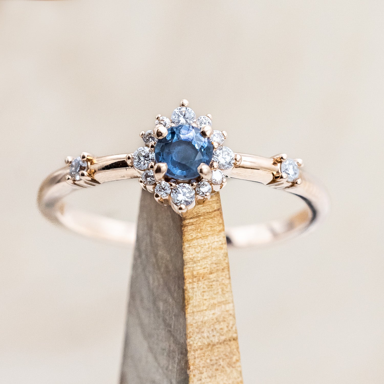 "STARLA" - ROUND CUT ENGAGEMENT RING WITH STARBURST DIAMOND HALO & TRACER-Staghead Designs