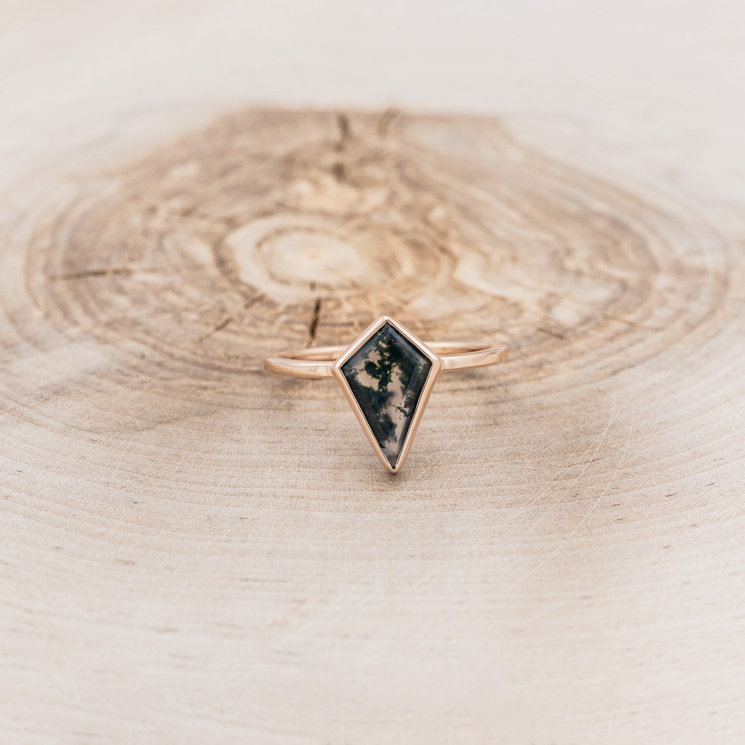 "WILLA" - KITE CUT MOSS AGATE SOLITAIRE ENGAGEMENT RING WITH DIAMOND TRACER-40
