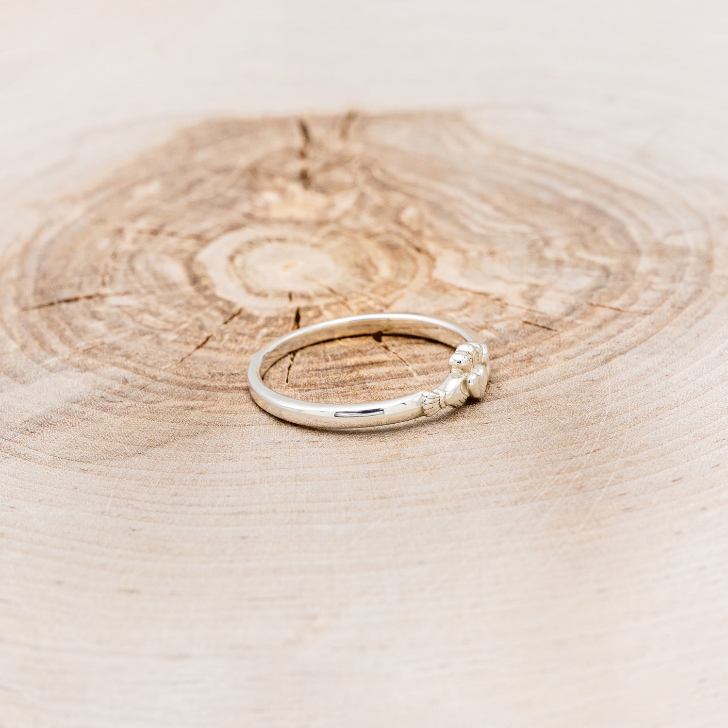 SOLID 14K GOLD CLADDAGH RING