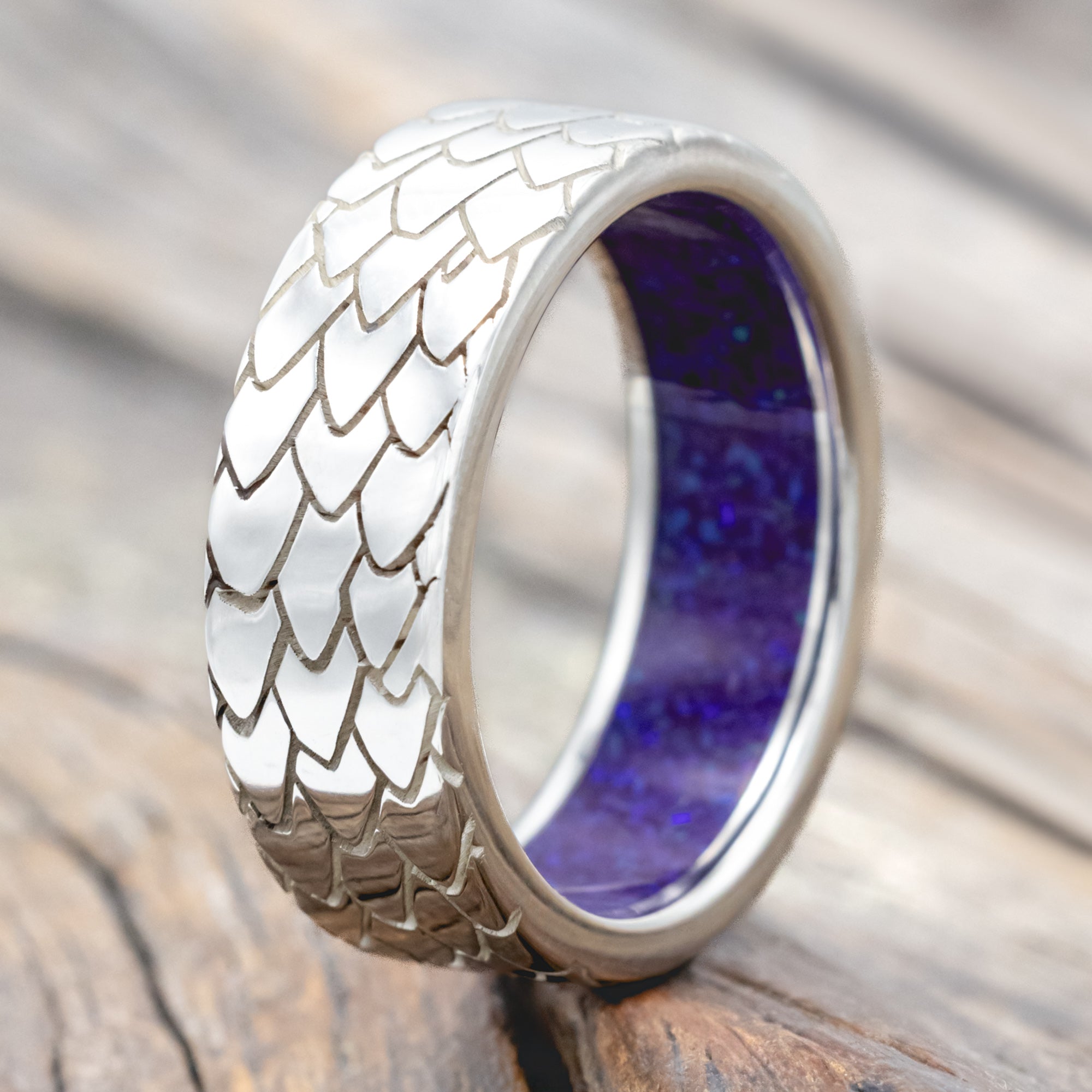 "ECHO" - DRAGON SCALE WEDDING RING FEATURING A STARBURST OPAL LINED BAND-Staghead Designs