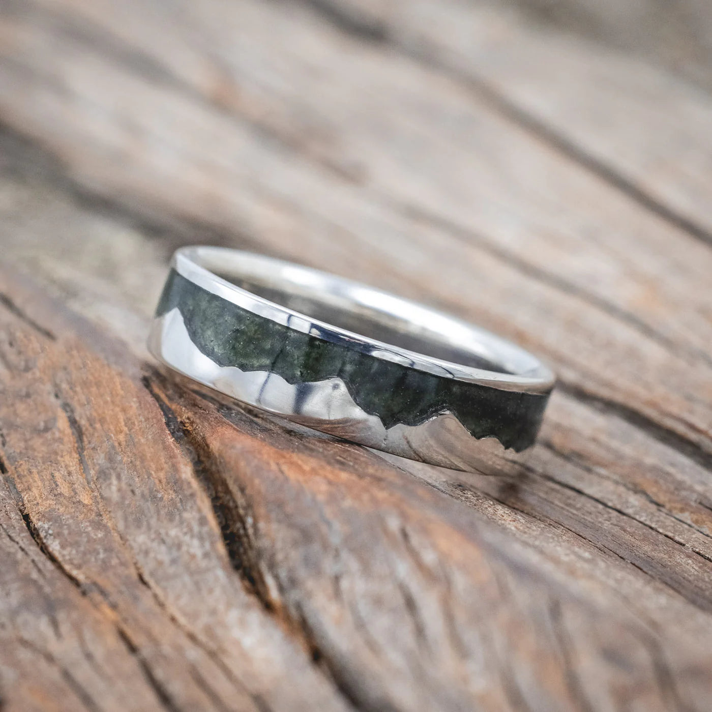 "HELIOS" - CRUSHED MOSS AGATE MOUNTAIN RANGE WEDDING BAND - SILVER (6MM) - SIZE 9 1/2-Staghead Designs