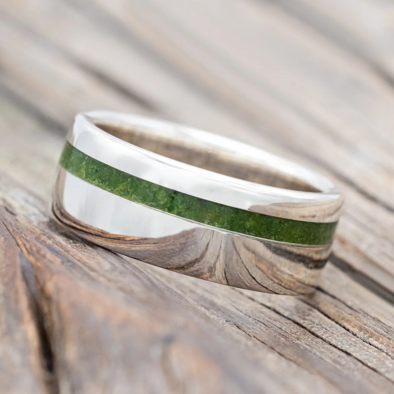 "VERTIGO" - WEDDING BAND WITH NATURAL MOSS INLAY - SILVER - SIZE 7-Staghead Designs