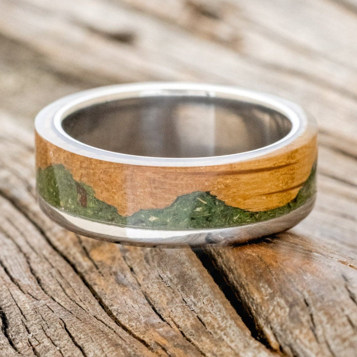 "EZRA" - WHISKEY BARREL OAK WITH MOSS WEDDING RING-3