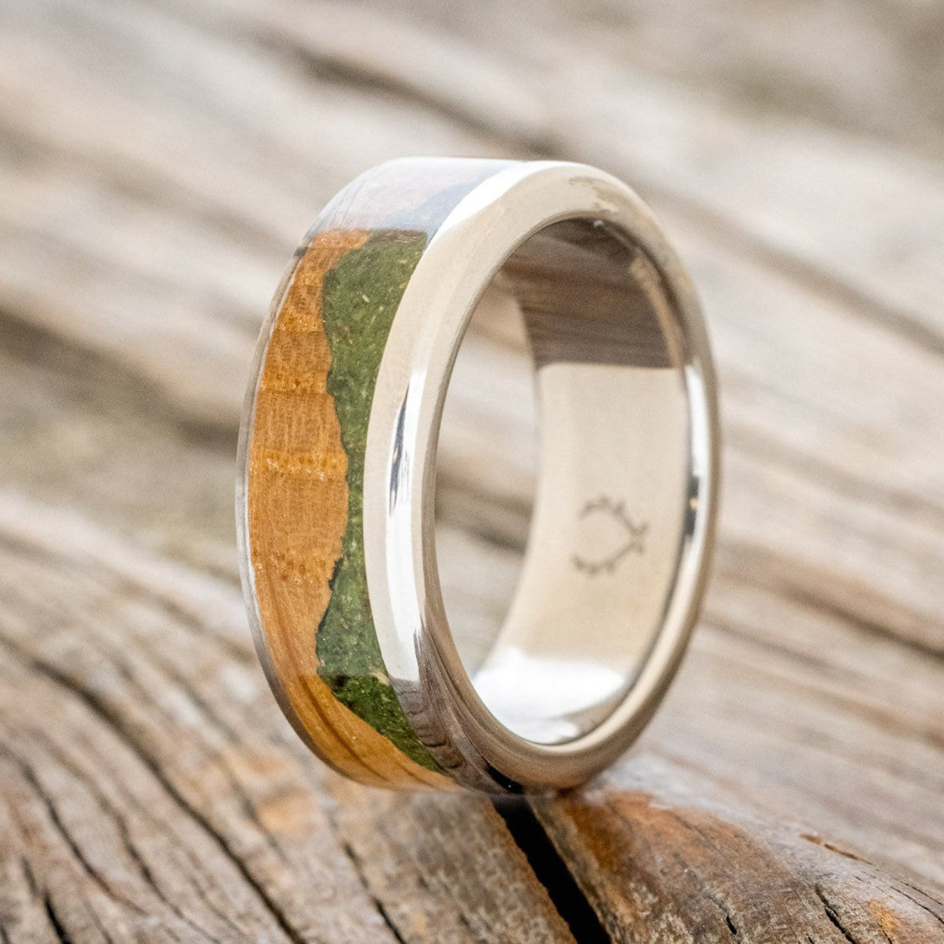 "EZRA" - WHISKEY BARREL OAK WITH MOSS WEDDING RING-2