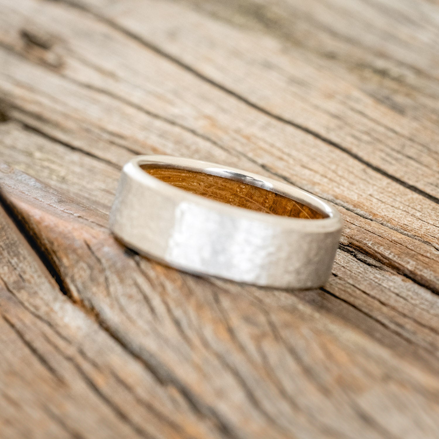 HAMMERED WEDDING BAND WITH WHISKEY BARREL LINING-5