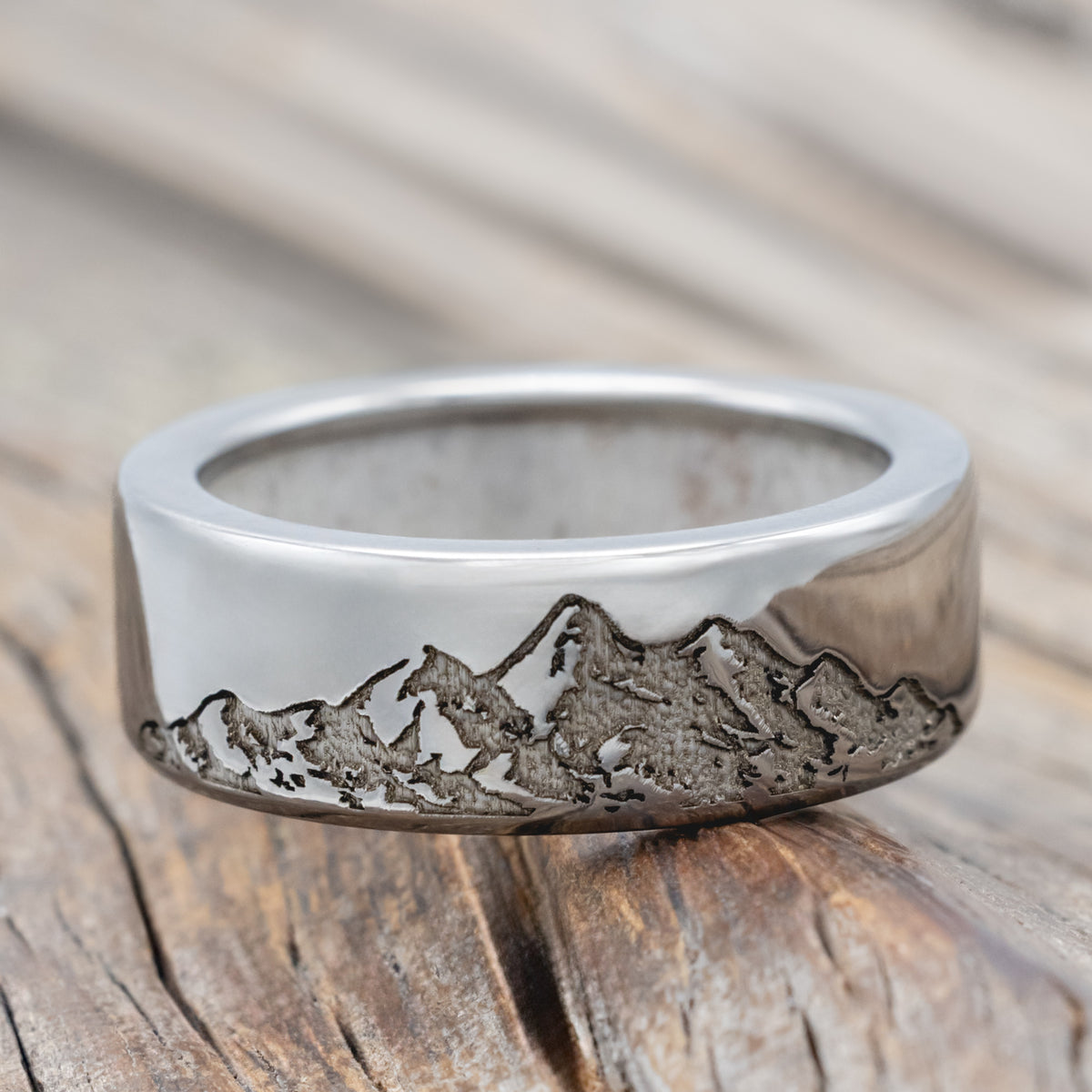 "Horizon" - Mountain Engraved Wedding Band With Custom Lining-Staghead Designs