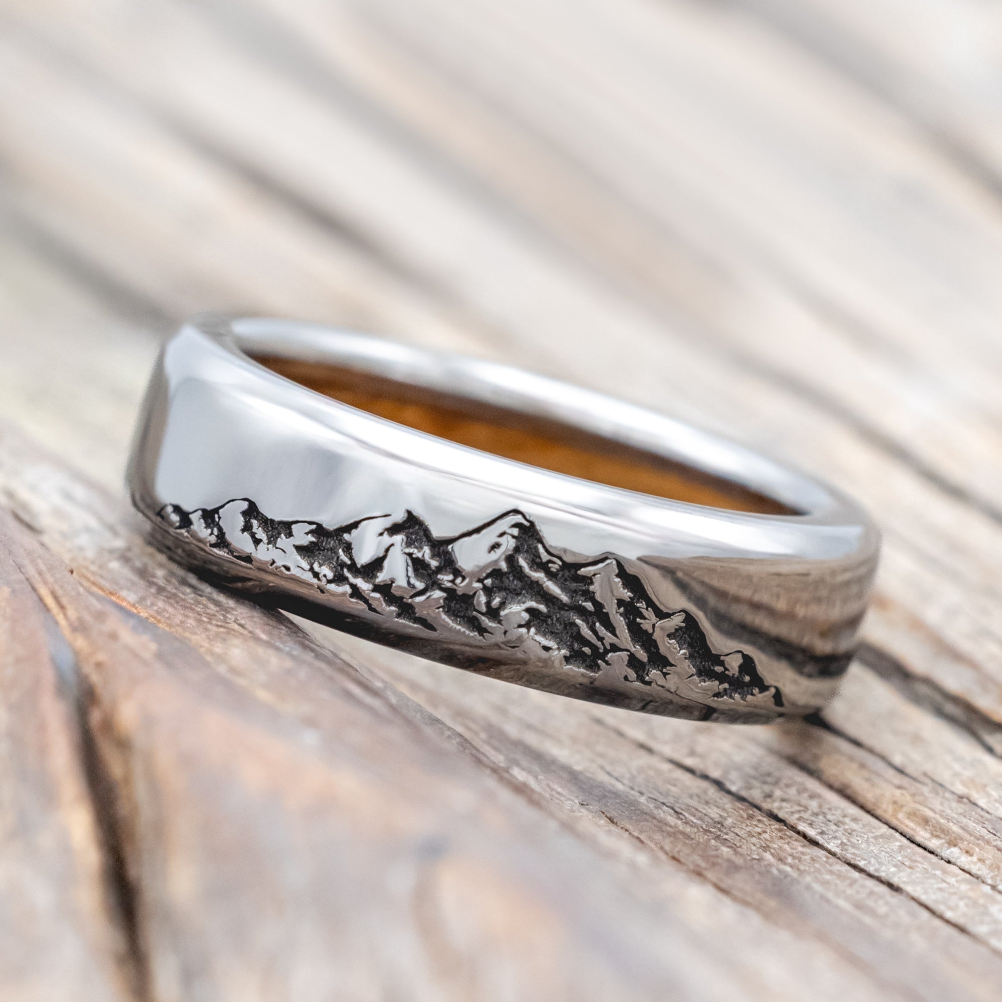 "HORIZON" - MOUNTAIN ENGRAVED WEDDING BAND WITH CUSTOM LINING-Staghead Designs