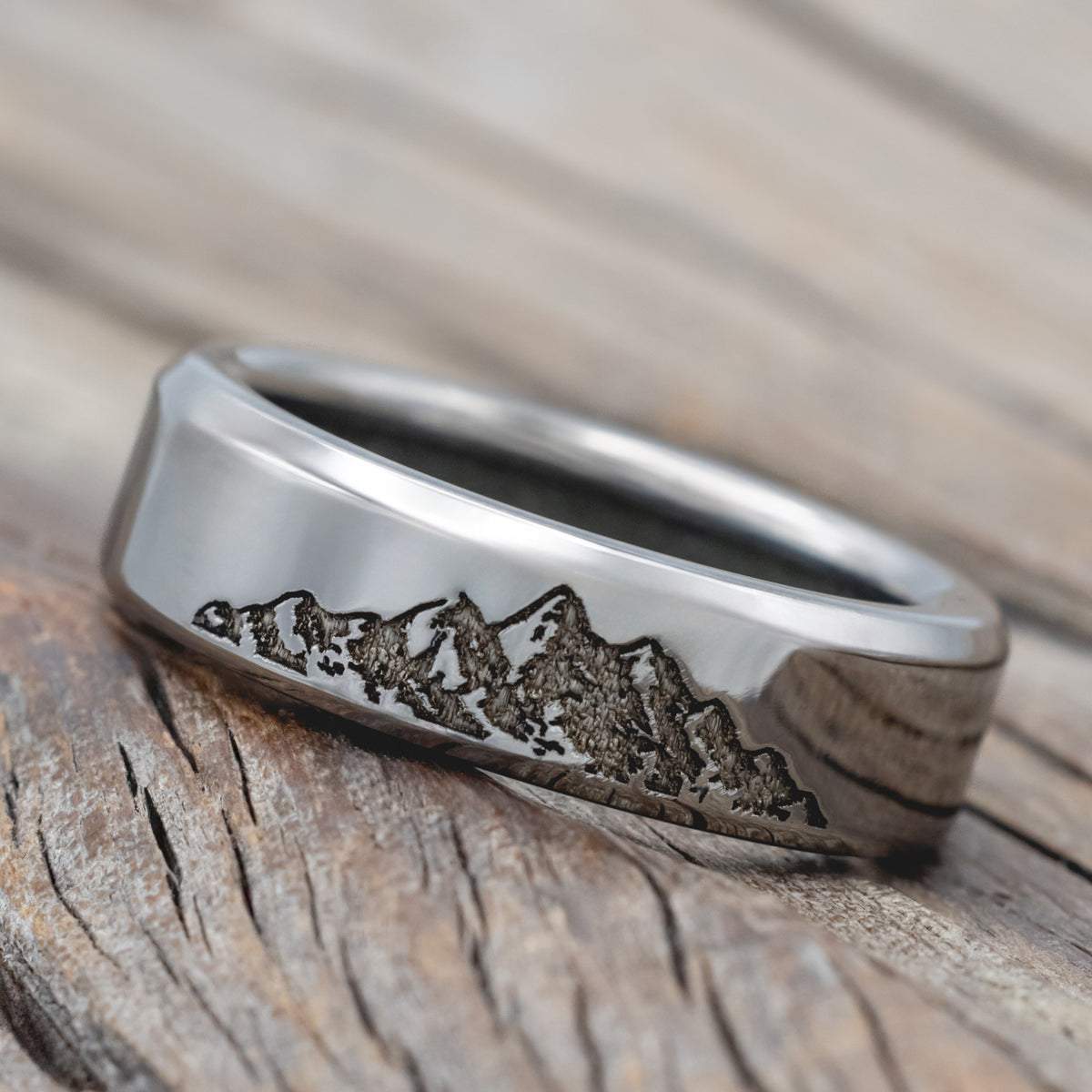 "Horizon" - Mountain Engraved Wedding Band With Custom Lining-Staghead Designs