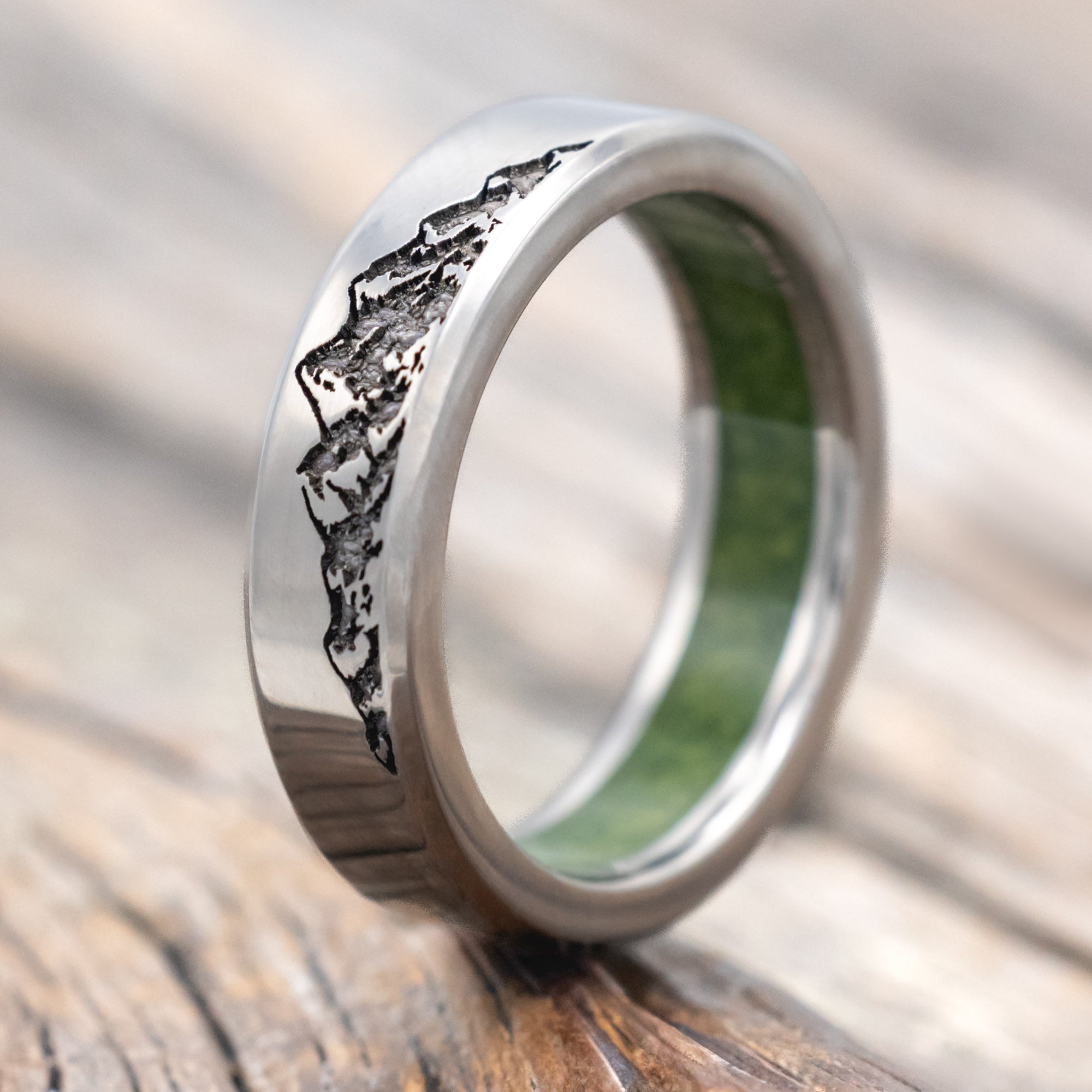 "HORIZON" - MOUNTAIN ENGRAVED WEDDING BAND WITH CUSTOM LINING-Staghead Designs