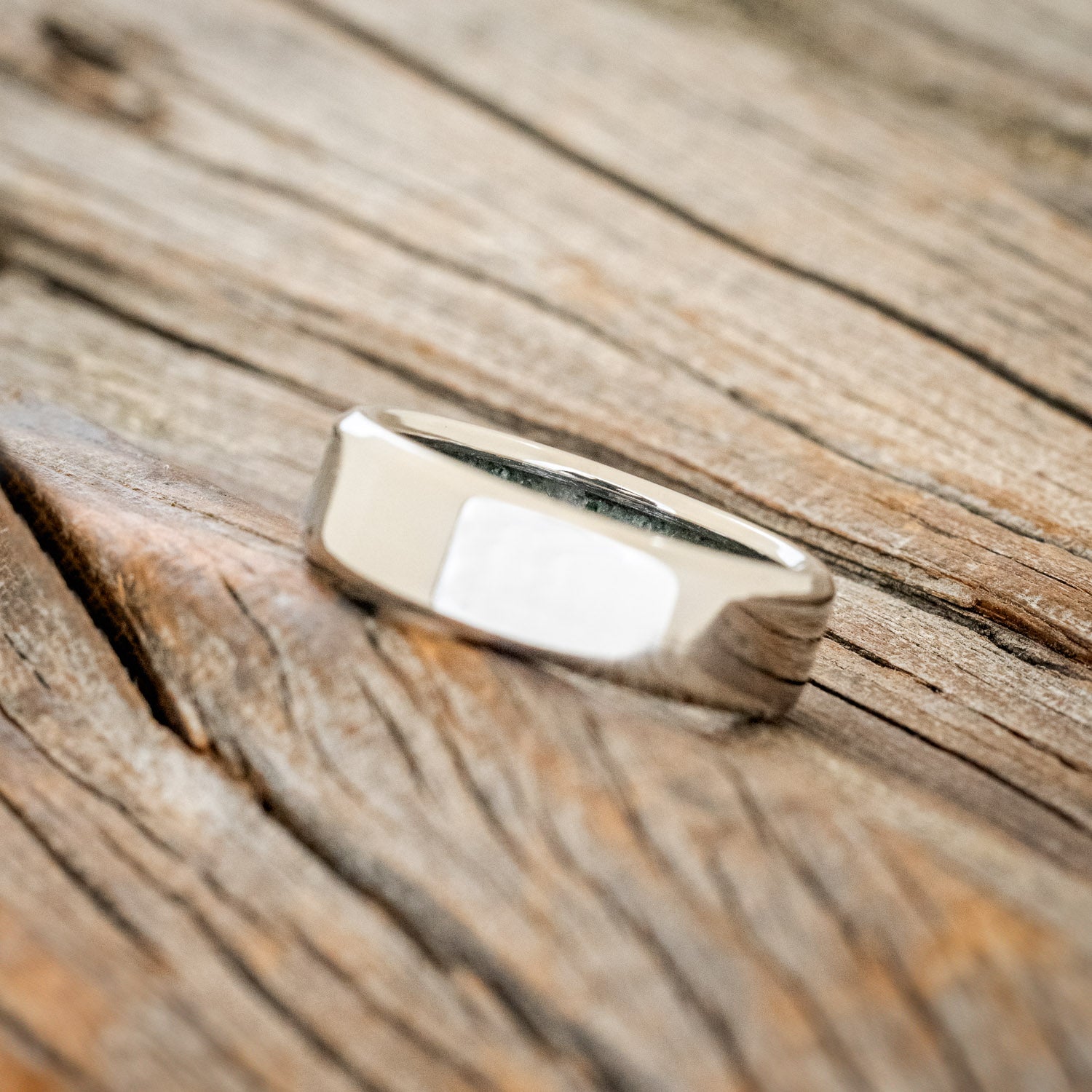 MATCHING SET OF CRUSHED MOSS AGATE LINED WEDDING BANDS-9