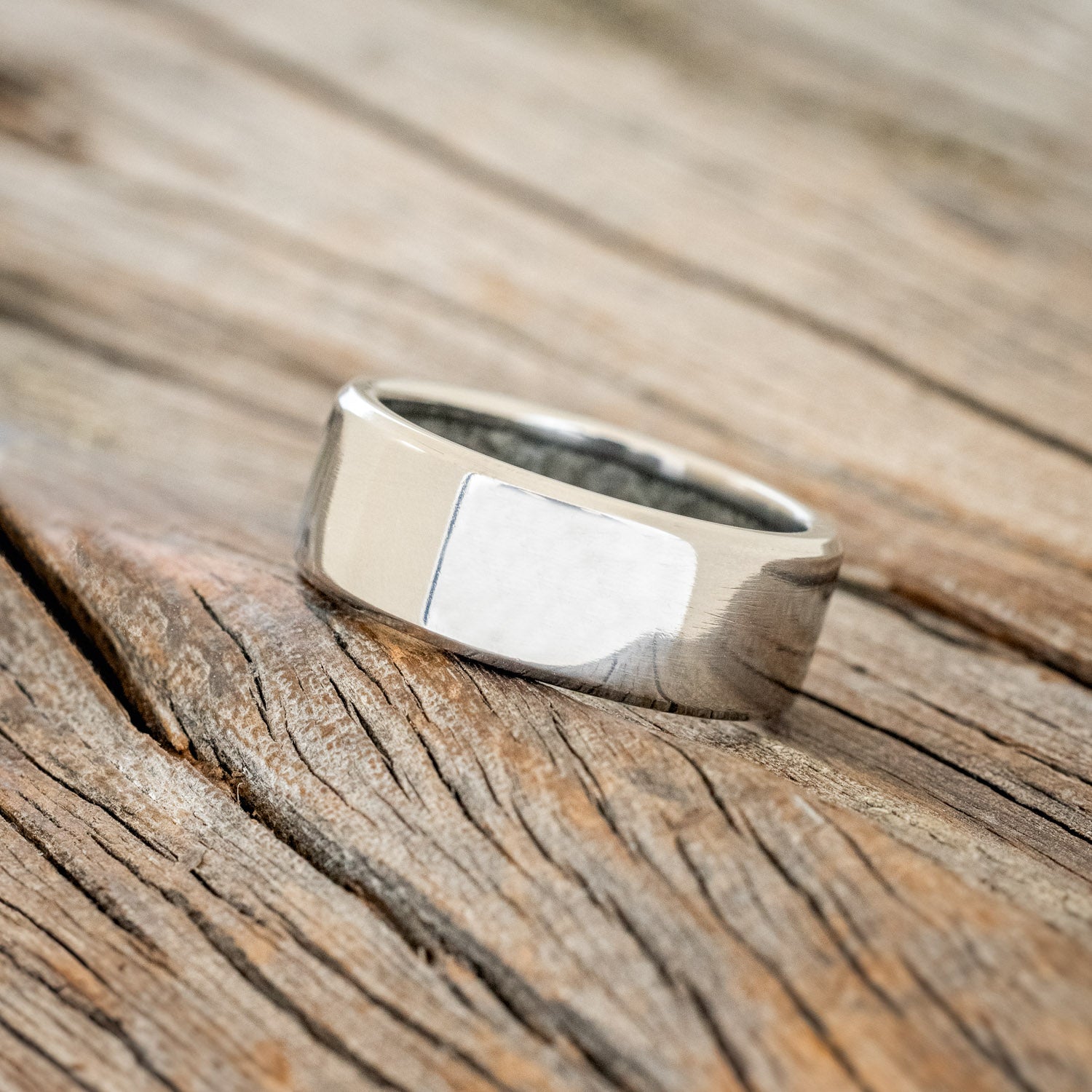 CRUSHED MOSS AGATE LINED WEDDING BAND-2