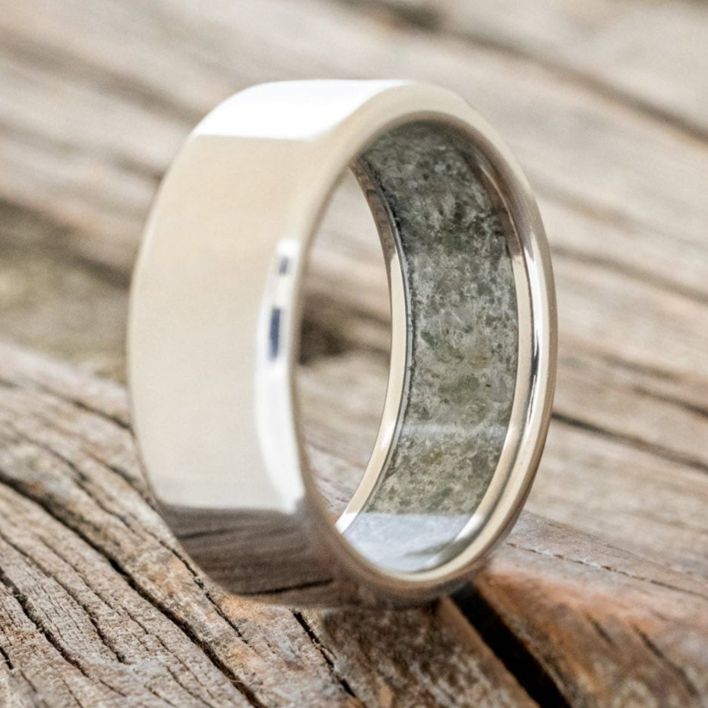 CRUSHED MOSS AGATE LINED WEDDING BAND-4
