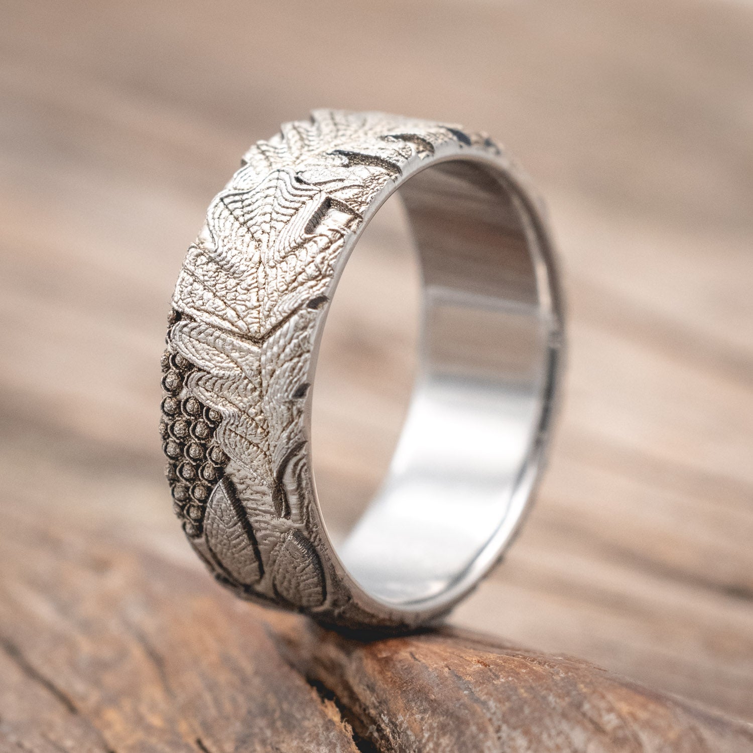 "Oak" - men's wedding ring featuring 3D forest-inspired leaf engravings